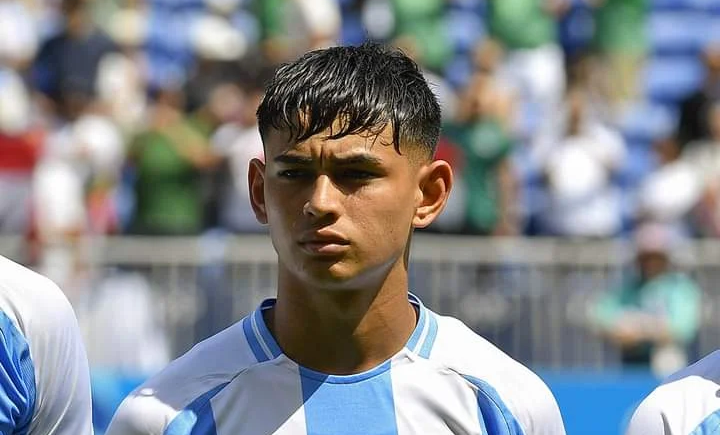 Imagen de Quién es Julio Soler, el pibe que Scaloni llevó al banco de la Selección