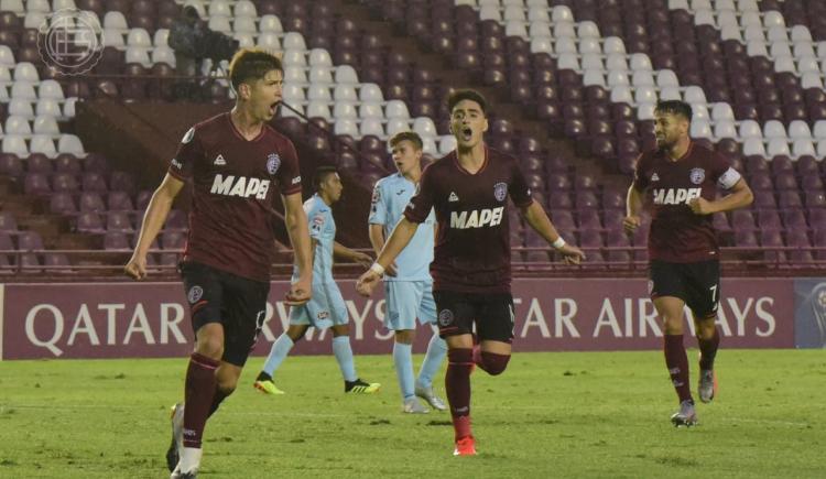 Imagen de LANÚS, A CUARTOS CON UNA GOLEADA