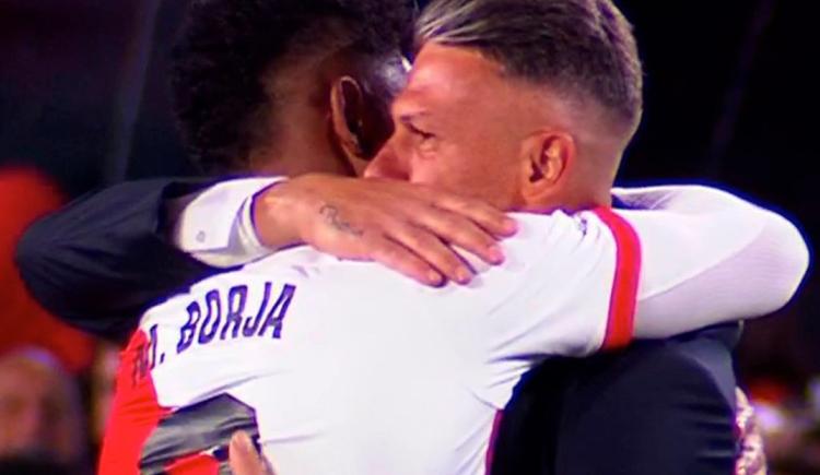 Imagen de Borja, Demichelis y mucho más que un abrazo