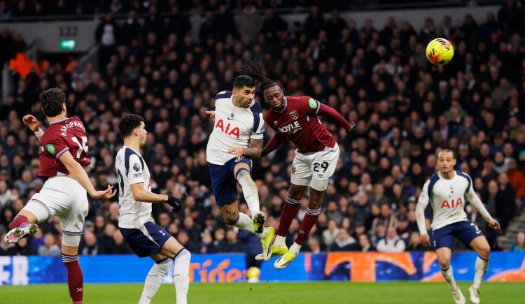 Imagen de El gol de Cuti Romero no alcanzó para evitar la derrota de Tottenham en la Premier League