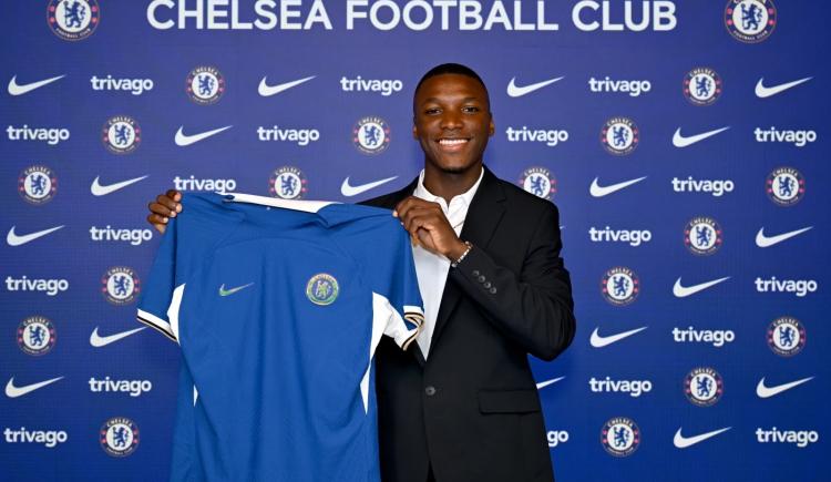 Imagen de Moisés Caicedo fue presentado en Chelsea en una transferencia récord