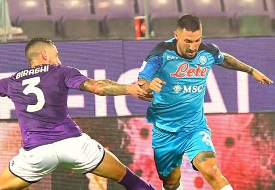 Imagen de Con Giovanni Simeone, Napoli empató y es líder en Italia
