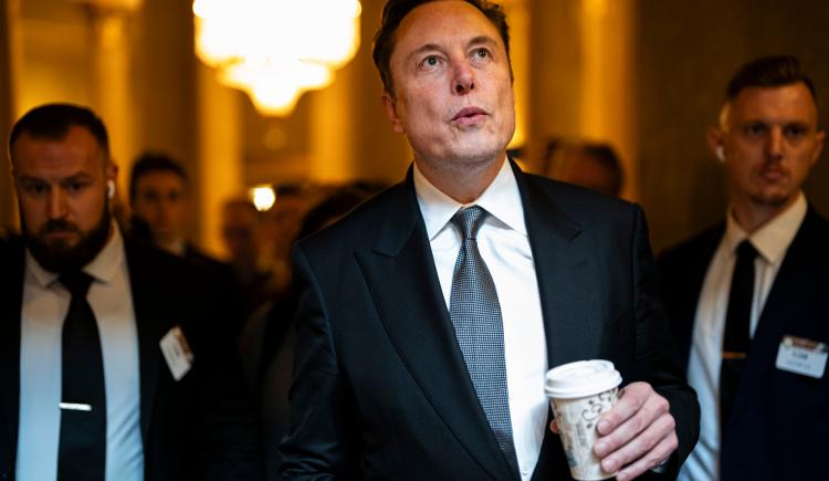 Imagen de Bombazo: Elon Musk, interesado en comprar un club gigante de Europa