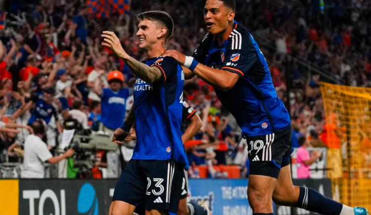 Imagen de Deslumbrante: otro golazo de Luca Orellano desde la mitad de la cancha