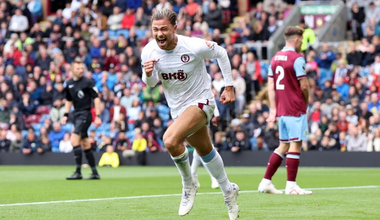 Imagen de Dibu Martínez fue preservado en el triunfo de Aston Villa