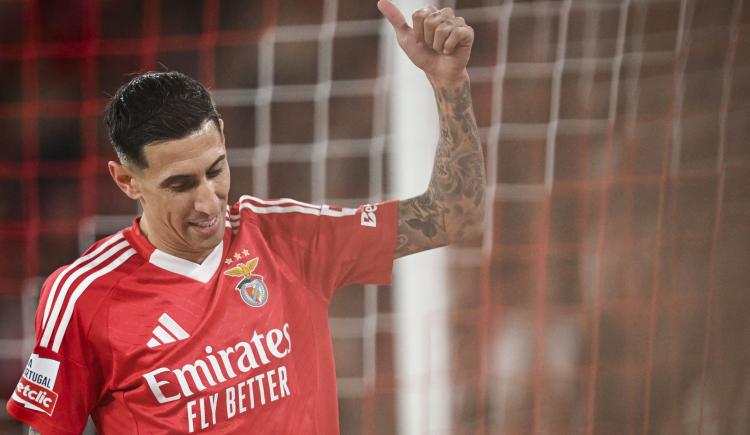 Imagen de Con una asistencia de Di María, Benfica goleó y lidera en Portugal