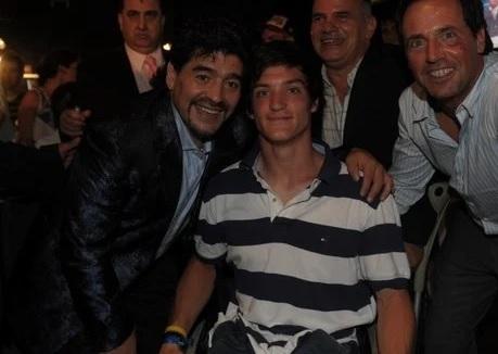 Imagen de La historia de Gusti Fernández y su foto perdida con Maradona