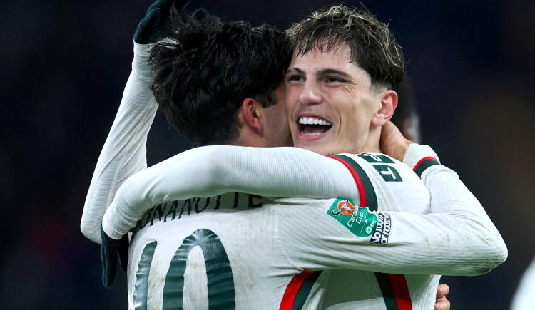 Imagen de Garnacho entró y le dio el triunfo a Chelsea: dos goles del argentino en la Copa de la Liga