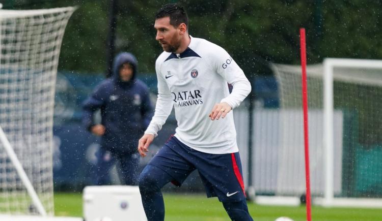 Imagen de Messi se entrenó tras la desmentida de rumores sobre su futuro