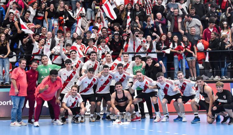 Imagen de Para los libros: River venció a Boca en el primer Superclásico de la historia del handball