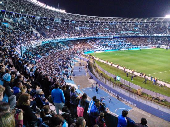 Imagen de Racing y Boca jugarán en medio de un fuerte operativo policial