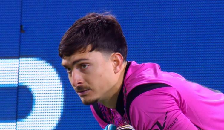 Imagen de Debutó la regla de los 8 segundos en el fútbol argentino