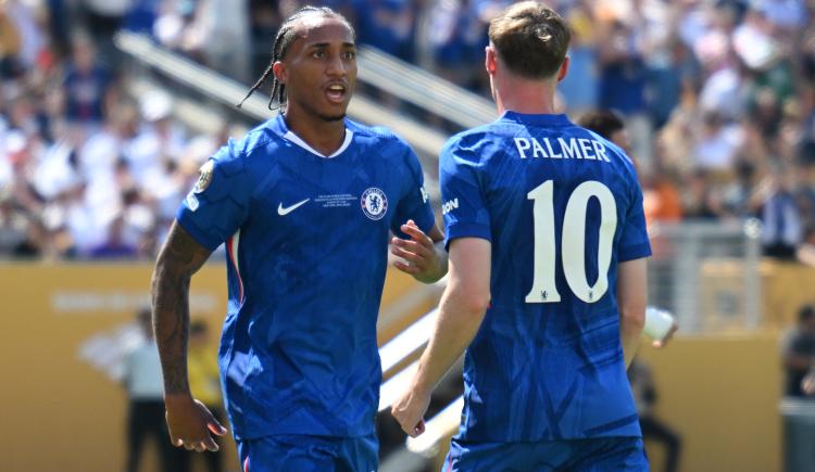 Imagen de Gole Palmer: el impactante registro de dos argentinos que igualó el inglés