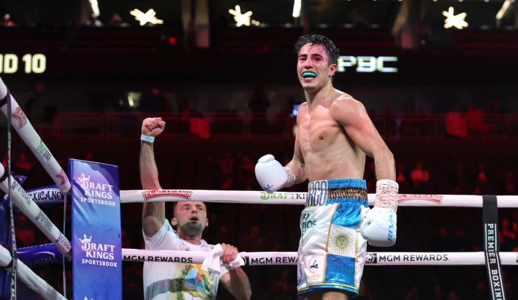 Imagen de El argentino Mirco Cuello es campeón del mundo: noqueó a Sergio Ríos en el segundo round