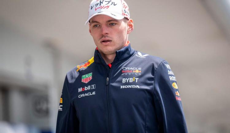 Imagen de Max Verstappen, enojadísimo con su Red Bull: "Es una..."