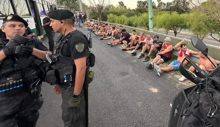 Imagen de Liberaron a los 30 barras de River detenidos