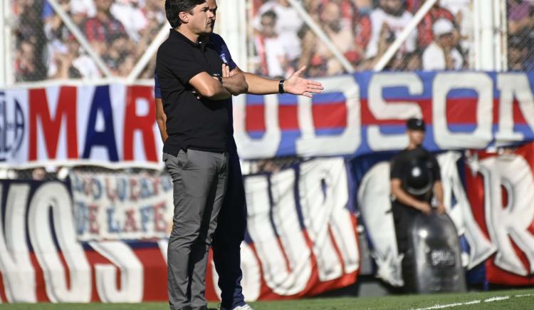 Imagen de La baja efectividad que arrastra Alexander Medina en sus dos ultimos ciclos como entrenador