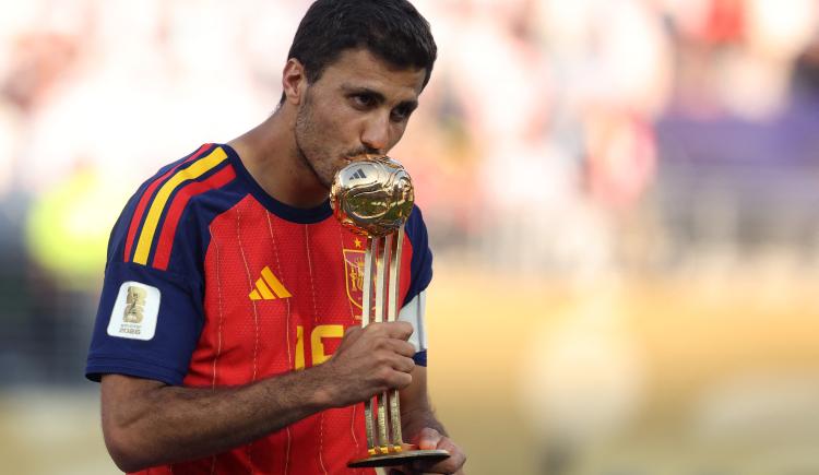 Imagen de Acuerdo total: el balón de oro del Mundial 2026 cambia de club
