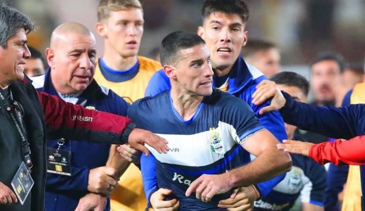 Imagen de Gimnasia: eliminación y escándalo en la Copa Sudamericana