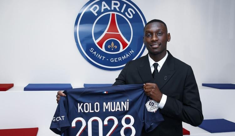 Imagen de Randal Kolo Muani es la nueva estrella de PSG y usará el 23, el mismo número del Dibu