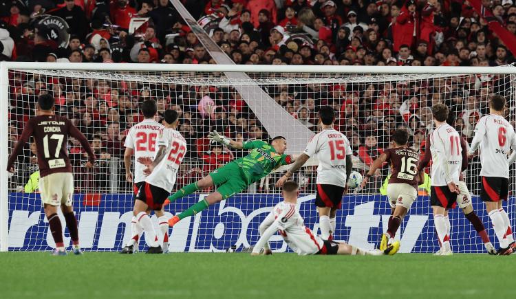 Imagen de Armani asumió la responsabilidad tras el empate de River
