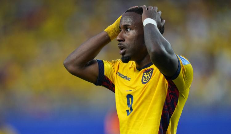 Imagen de Ecuador no pudo romper el cero ante Curazao y quedó muy complicado para pasar la fase de grupos