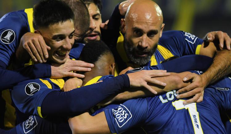 Imagen de Rosario Central goleó a Caracas y definirá ante Peñarol quién avanza a octavos