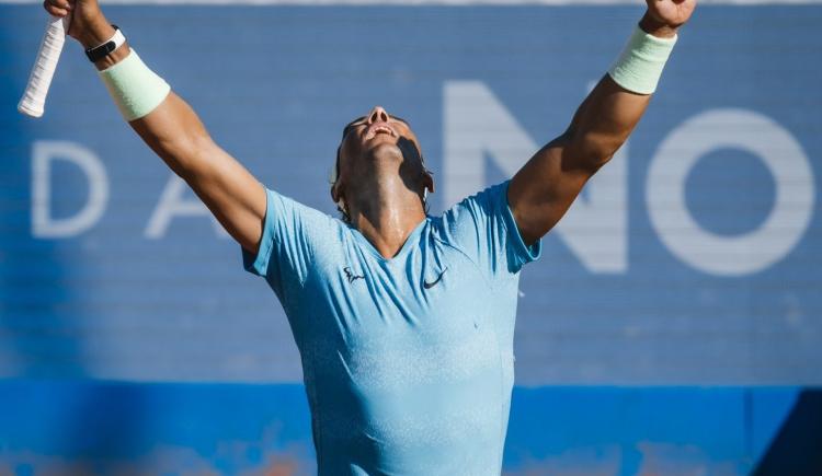 Imagen de Nadal ganó la maratón contra Navone y jugará su primera semifinal en dos años
