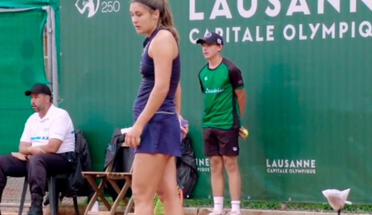 Imagen de Julia Riera avanza en el WTA 250 de Lausana