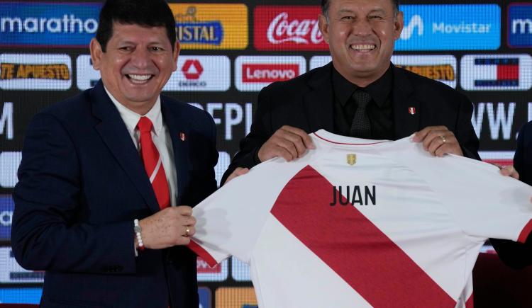Imagen de Perú hizo oficial la salida de Juan Reynoso