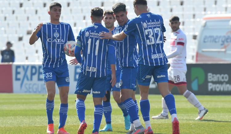 Imagen de Godoy Cruz venció 2-1 a Lanús y se subió a la cima