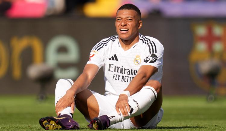 Imagen de Kylian Mbappé, el hombre de los tripletes crueles y amargos