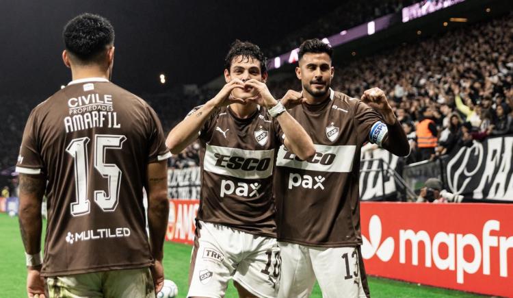 Imagen de ¡Zapiolazo!: Platense dio el golpe en Brasil ante Corinthians y selló una clasificación histórica