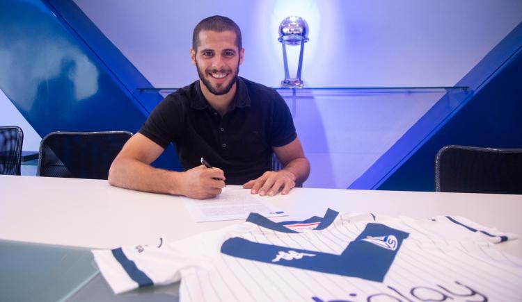 Imagen de EMANUEL INSÚA SELLÓ SU VÍNCULO CON VÉLEZ