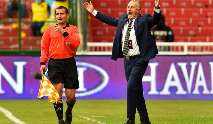 Imagen de ALFARO: "NO CREO QUE HAYA INTENCIÓN DE QUERER QUE ECUADOR NO VAYA AL MUNDIAL"
