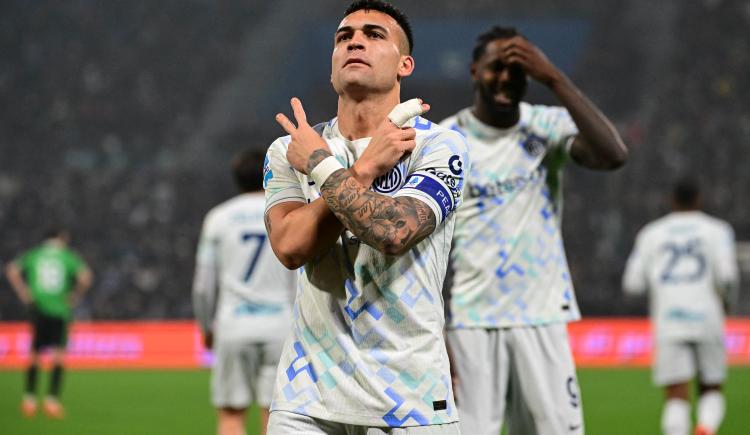 Imagen de Toro al podio: Lautaro Martínez se anotó en la goleada y se convirtió en el tercer máximo goleador histórico de Inter