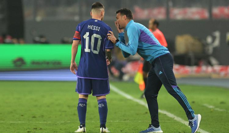 Imagen de Scaloni: "Messi jugó como si no hubiese estado lesionado"
