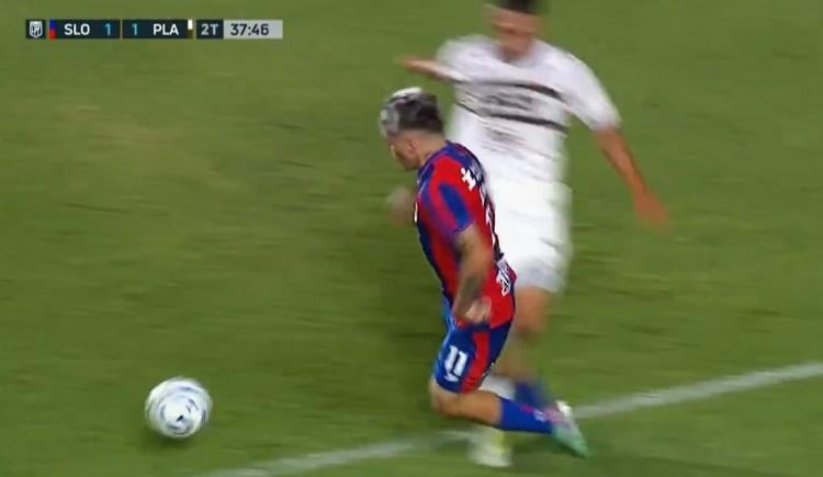 Imagen de La polémica de la fecha: el penal para San Lorenzo que cobró Arasa