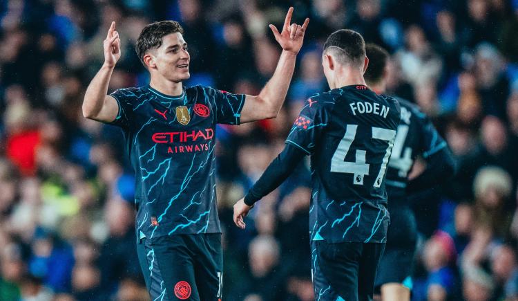 Imagen de Julián Álvarez cortó su sequía en la red y Manchester City goleó a Brighton