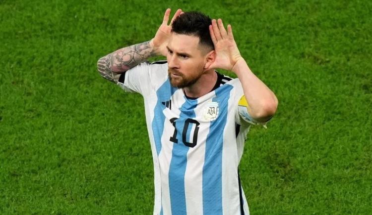 Imagen de Un influencer hizo el Topo Gigio de Messi en el club de Cristiano: los detalles