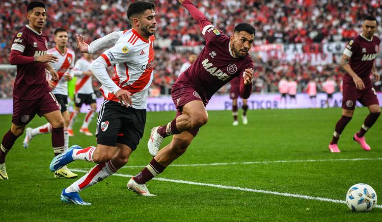 Imagen de Se difundió el audio del VAR de la gran polémica entre River y Lanús