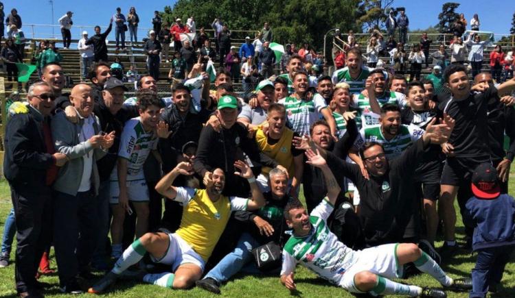 Imagen de EL ARGENTINO QUE HIZO HISTORIA EN URUGUAY Y FUE CONVOCADO POR MENOTTI