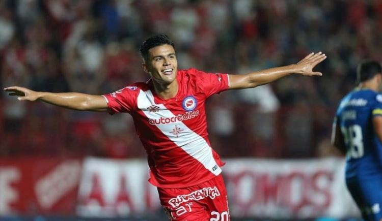 Imagen de FAUSTO VERA GENERÓ PREOCUPACIÓN EN ARGENTINOS JUNIORS