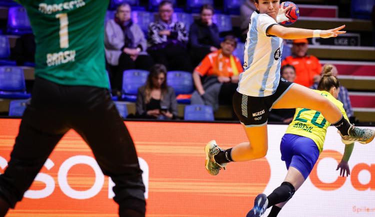 Imagen de Argentina no pudo con Brasil y sufrió otro traspié en el Mundial de handball