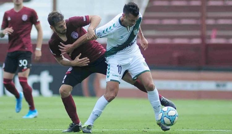 Imagen de BANFIELD Y LANÚS JUEGAN EL CLÁSICO DEL SUR