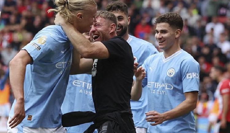 Imagen de Manchester City venció a Sheffield sobre el final con Julián Álvarez de titular