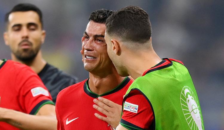Imagen de Cristiano Ronaldo rompió en llanto tras el penal que le atajó Oblak
