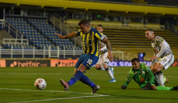 Imagen de MIRÁ EL GOLAZO DE EMILIANO VECCHIO QUE CLASIFICÓ A ROSARIO CENTRAL