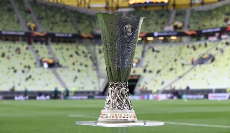 Imagen de La final de la Europa League, con colores argentinos