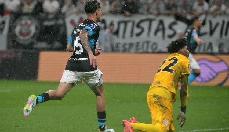 Imagen de Teléfono, Bielsa: el golazo de Gastón Martirena